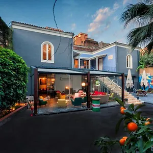 The Yard , Catane Italie